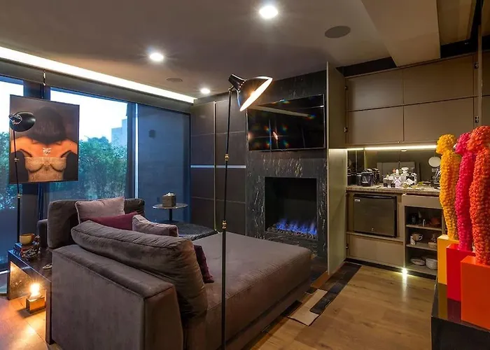 Luxurious Penthouse Oasis *